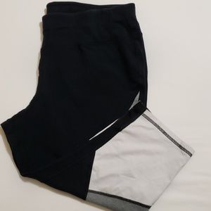 Livi Active Capri Leggings